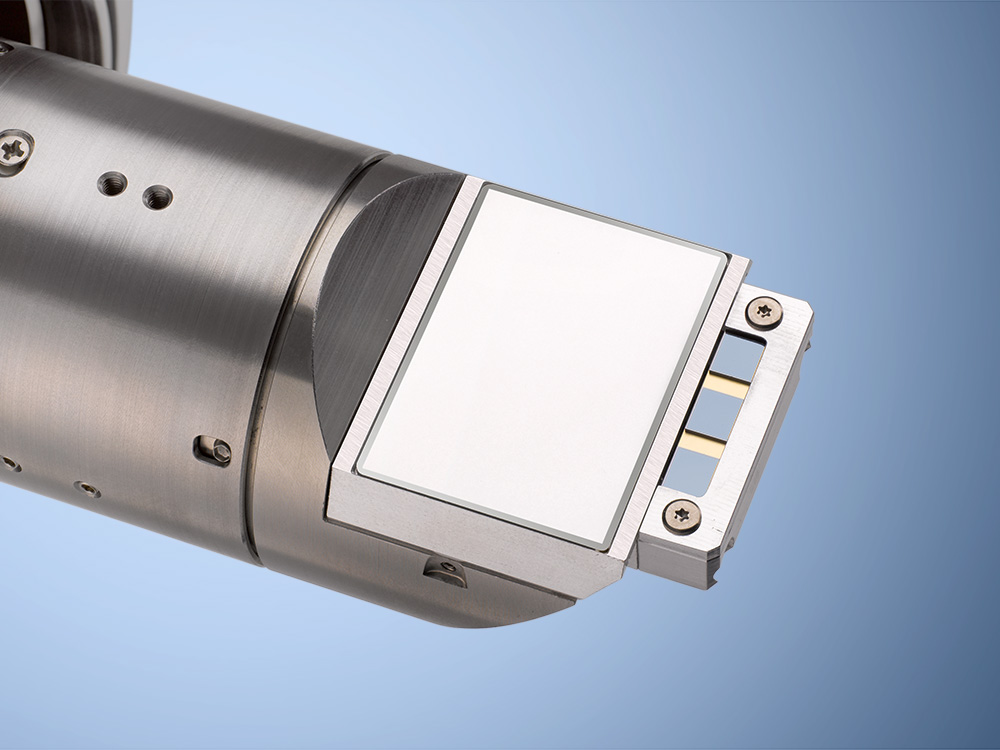 OPTIMUS™TKD探测器与ARGUS™直接电子检测系统，用于亮暗和亮场成像。